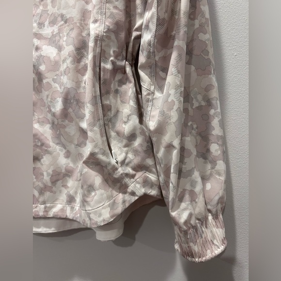 Athleta Camo RUNNING FREE REFLECTIVE JACKET Pink White M EUC - Picture 6 of 15